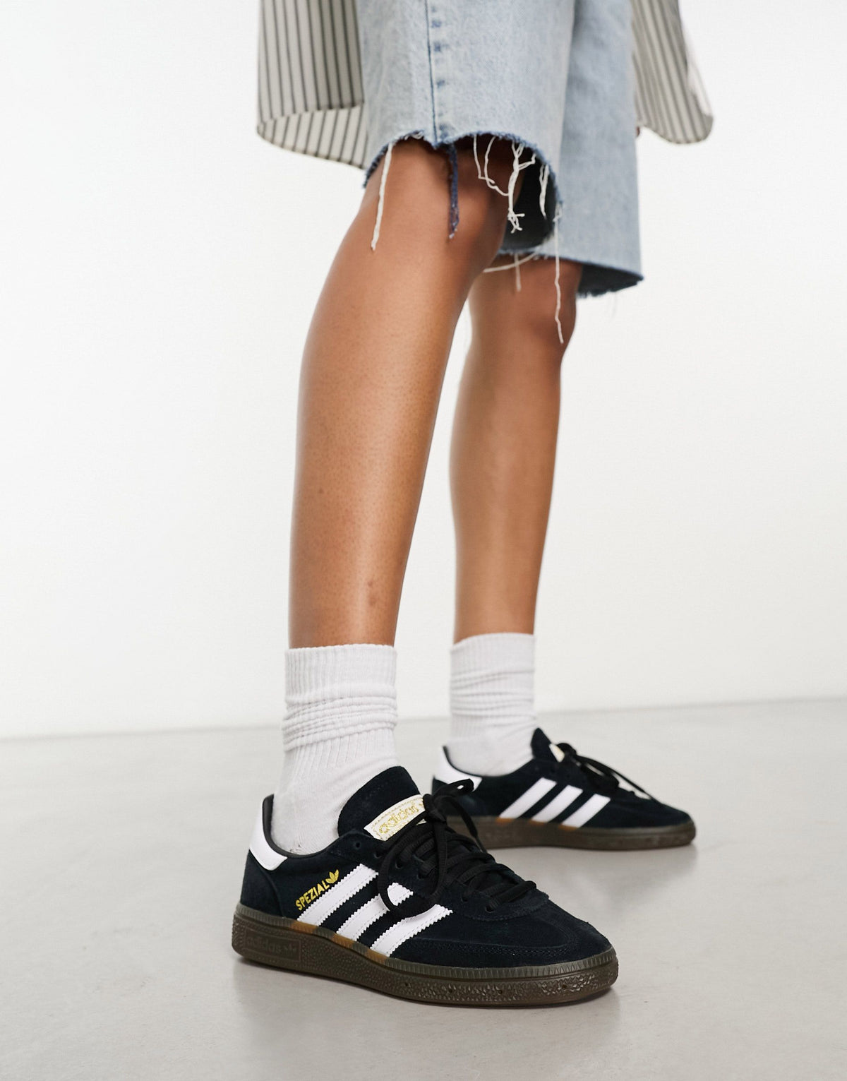 حذاء رياضي adidas Originals Handball Spezial بنعل مطاطي