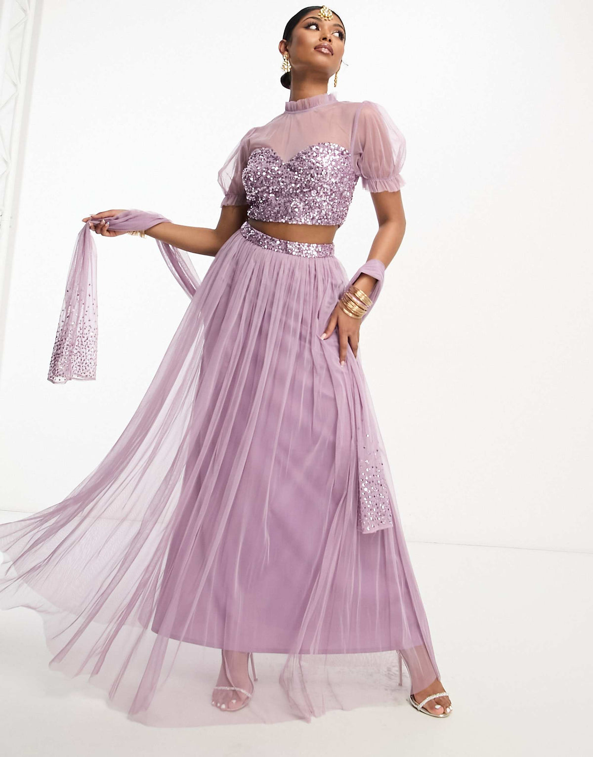 تنورة Lehenga مزينة بالترتر بلون Lilac بتنسيق من Maya