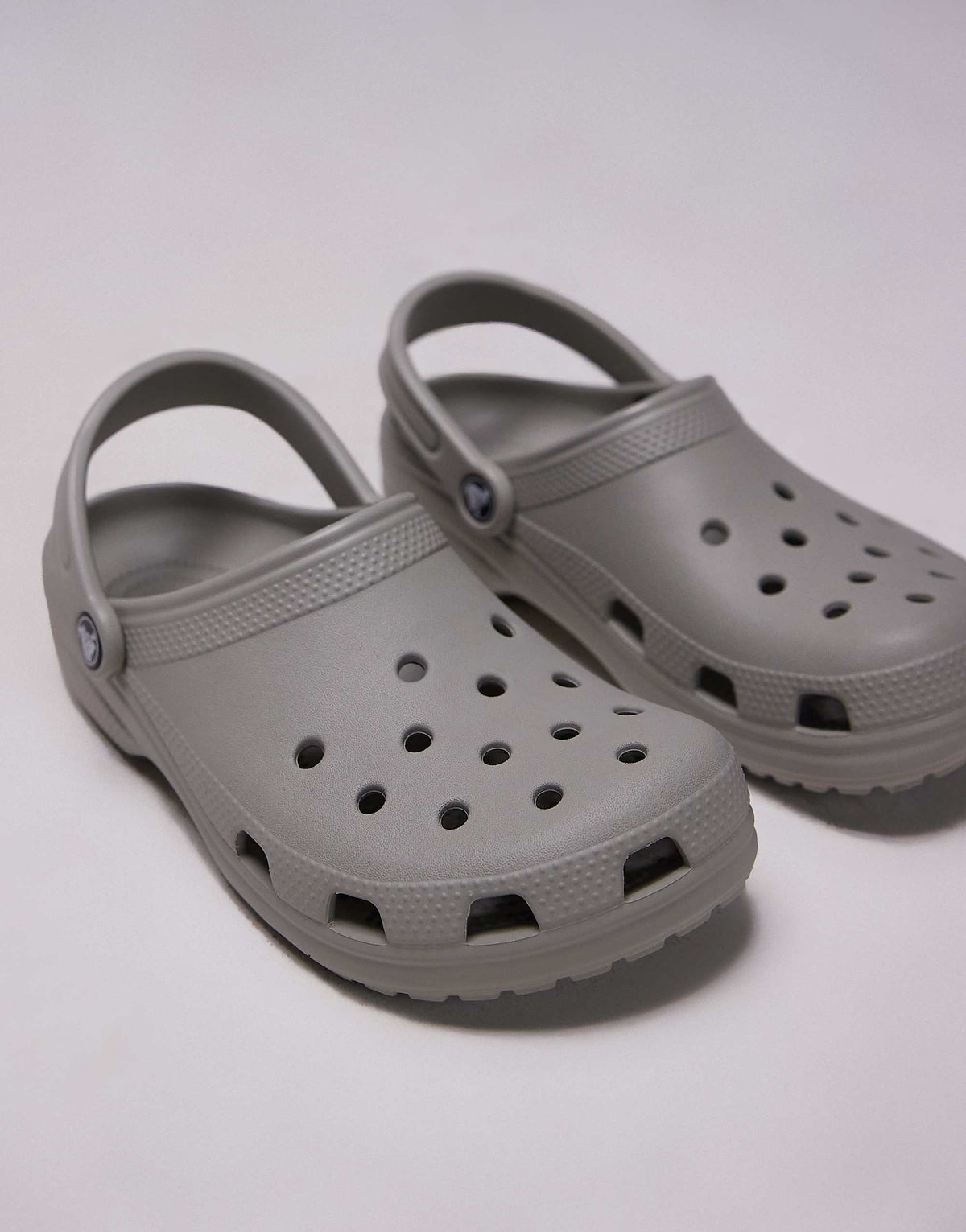 Crocs unisex classic clogs in elephant grey