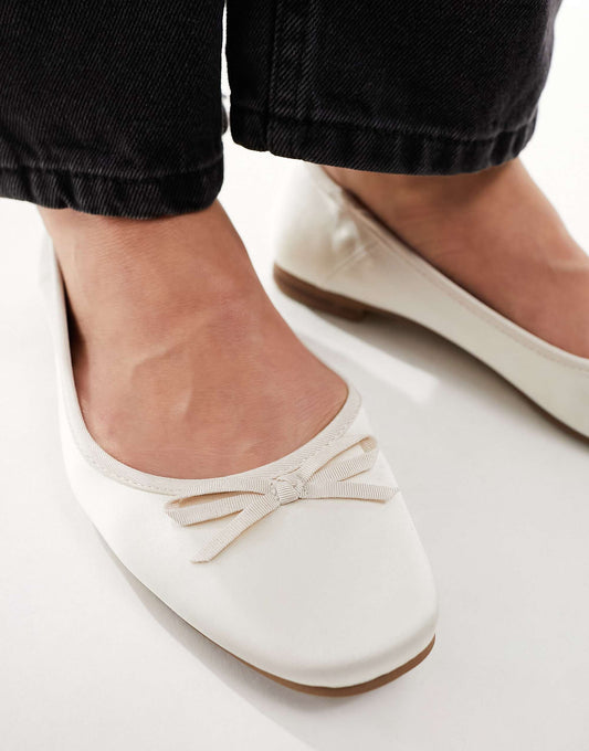 ASOS DESIGN Wide Fit Lullaby basic bow Ballet in Ivory