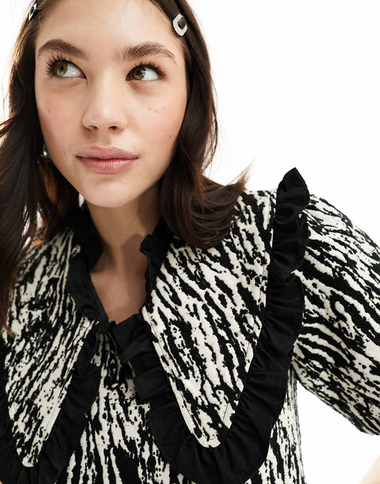 Ghospell contrast collar jacquard mini dress in zebra print