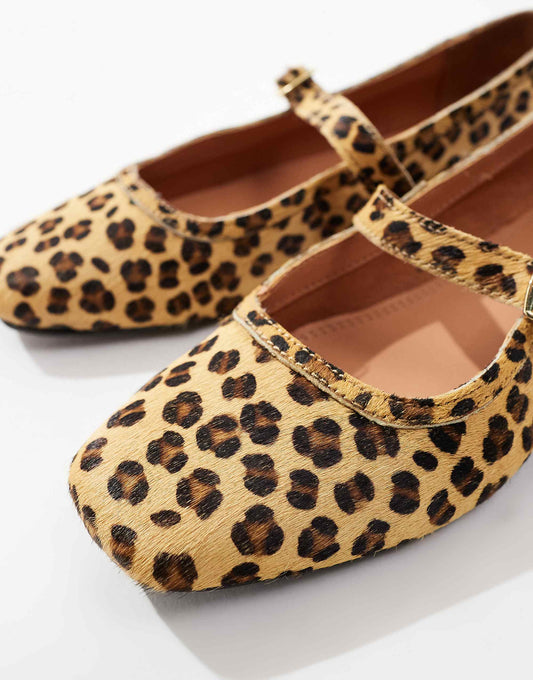 schuh Lille ballerina mary janes in leopard pony hair