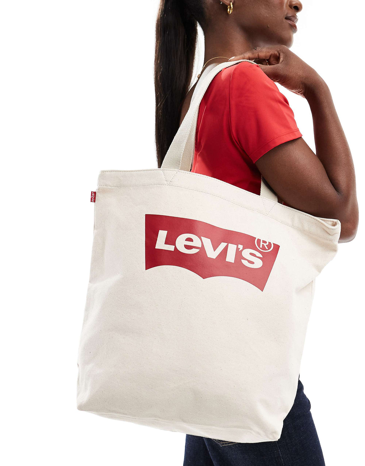 حقيبة توت بشعار باتوينغ من Levi's باللون الكريمي