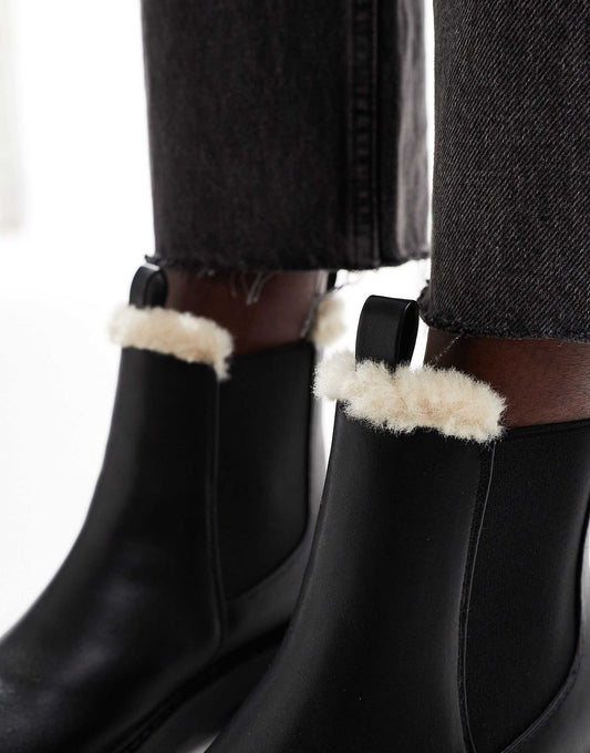 London Rebel Lois faux fur lined chunky chelsea boots in black