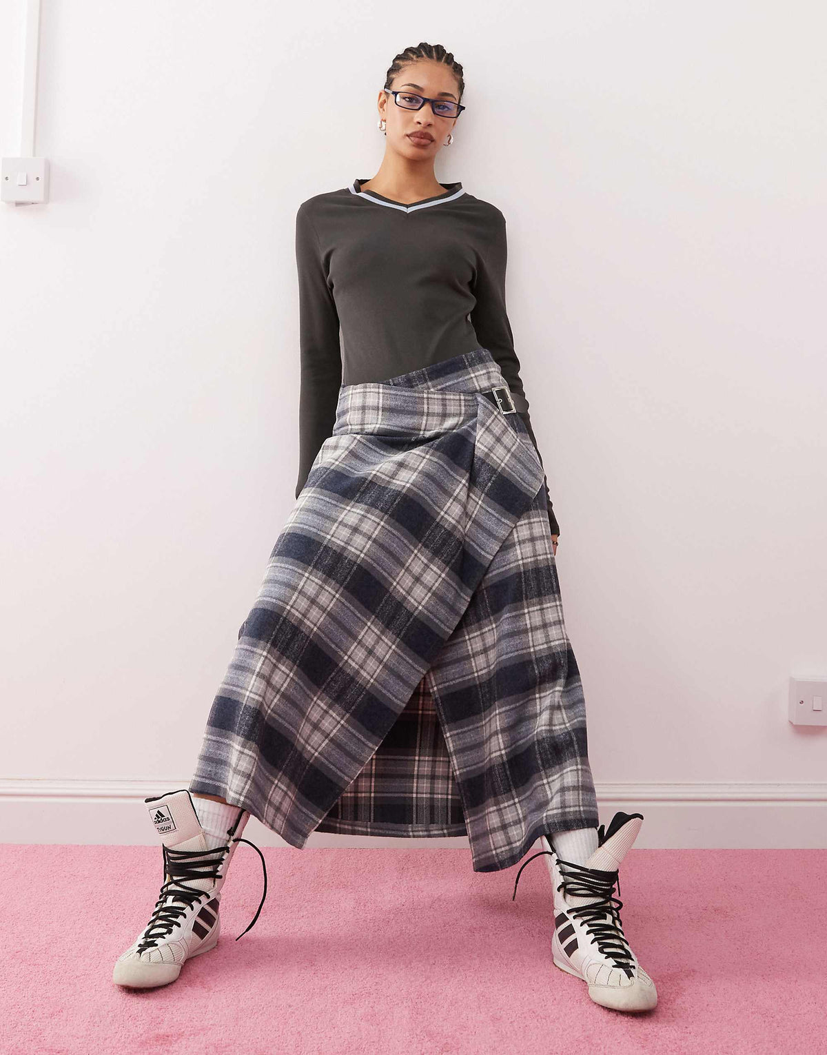 تنورة بأسلوب Blanket Kilt بنقشة Mono Check الممشط - COLLUSION