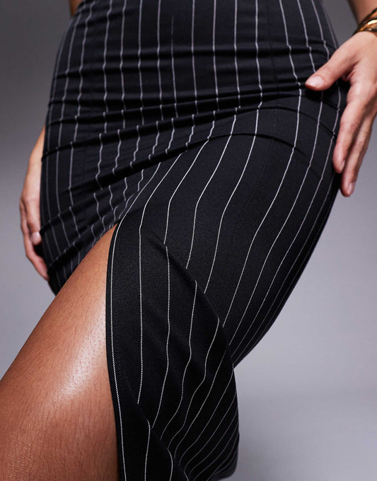 تنورة ميدي مع شق أمامي - Co-ord بنقشة خطوط Pinstripe سوداء - ASOS DESIGN