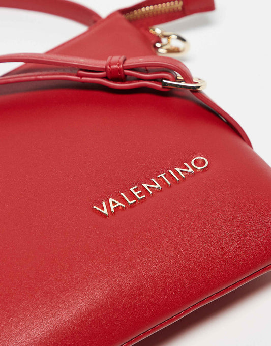 حقيبة كلاتش مع حزام معصم كبير من Valentino باللون الأحمر