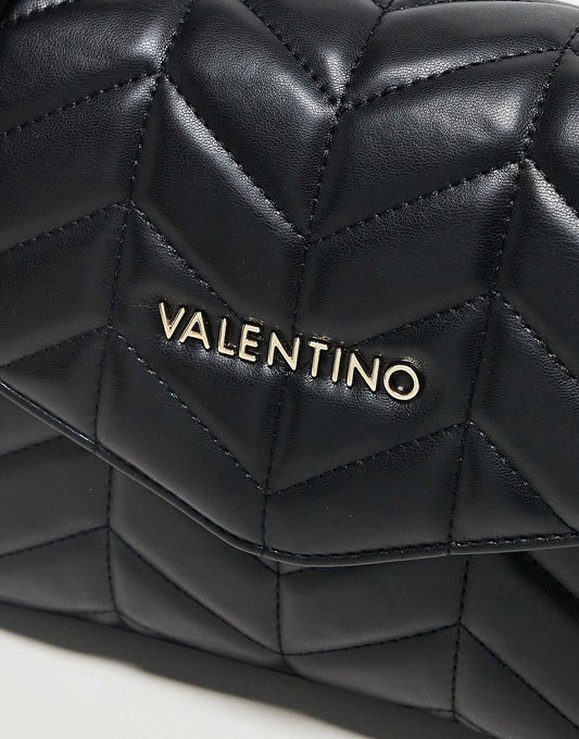 حقيبة عبر الجسم مع تطريز بتفاصيل بتلة من Valentino مع حزام سلسلة باللون الأسود