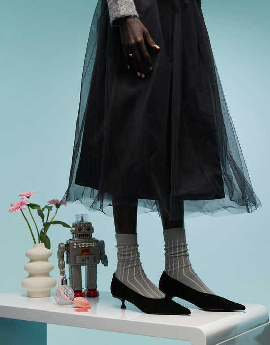 BIMBA Y LOLA pointed court kitten heel in black
