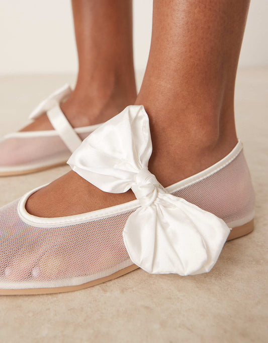 Be Mine Sally ballet shoes with bow in mesh ivory