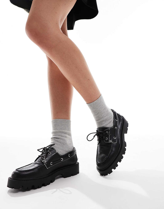 schuh Leora chunky boat shoes in black
