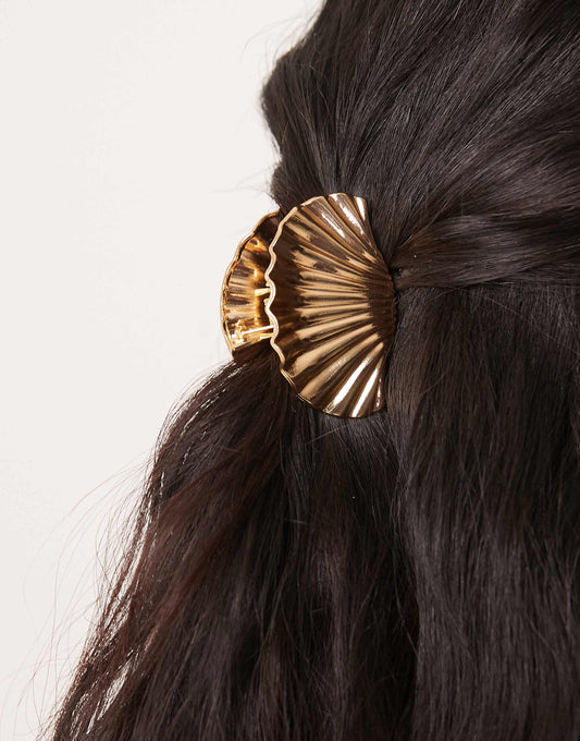 DesignB London sea shell hair claw clip in gold