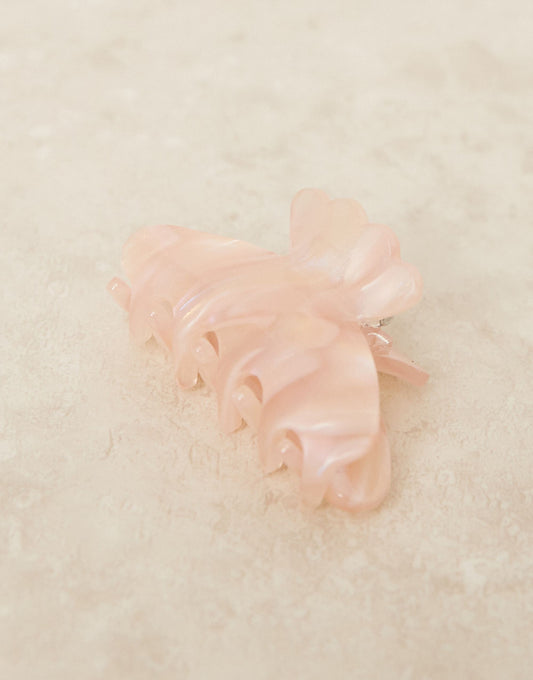 Sui Ava Helle fresh mini hair claw in pink marble