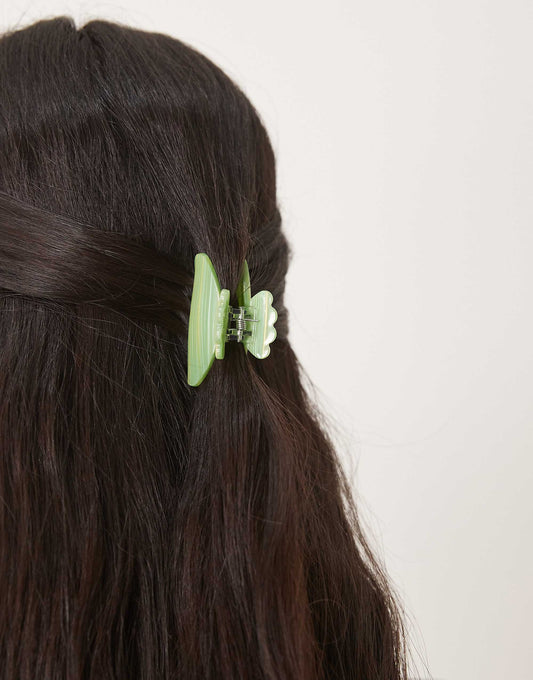 Sui Ava flash mini hair claw in green