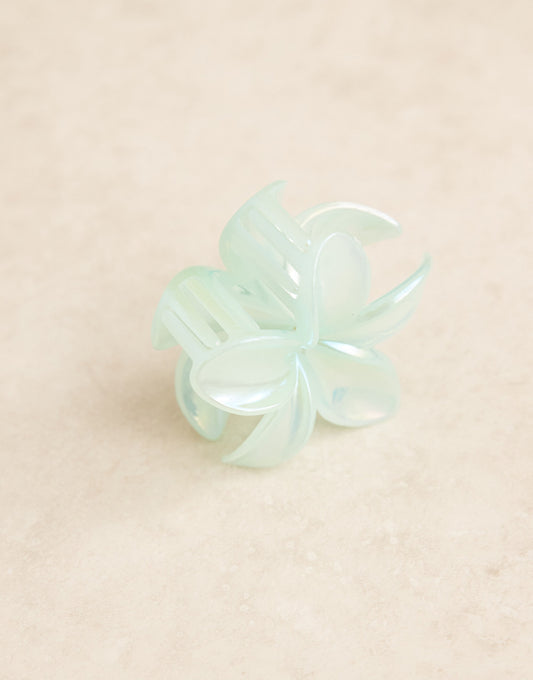 Sui Ava Plumeria metallic flower hair claw in green