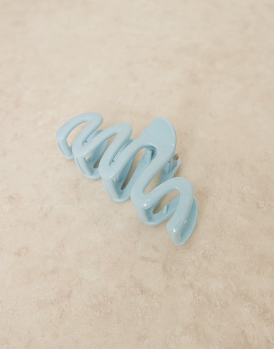 Sui Ava wiggle hair claw in blue