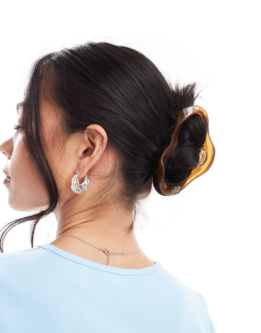 ASOS DESIGN hair claw in abstract design in brown