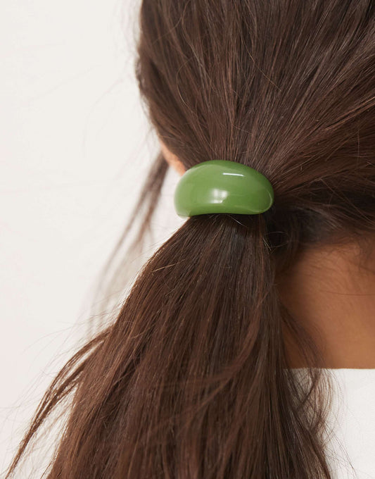 DesignB London resin hair tie in olive green